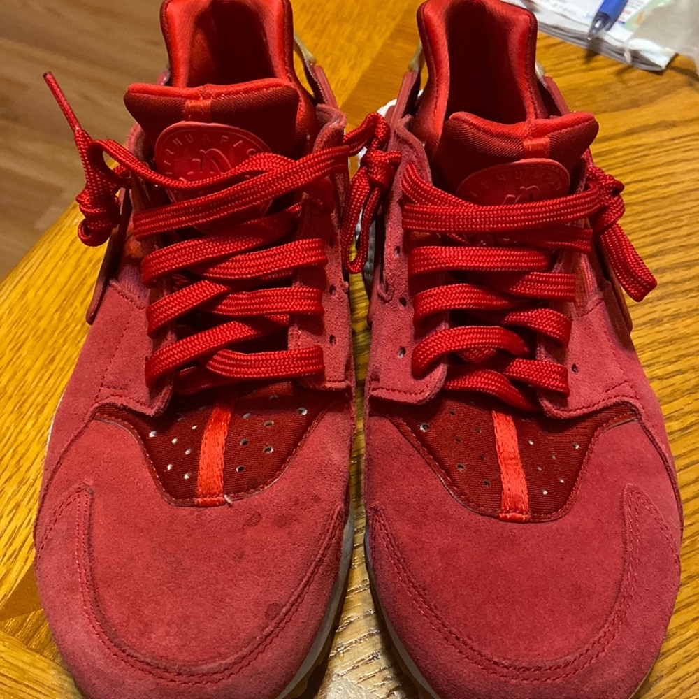 Women Size 9 Huarache Nike’s